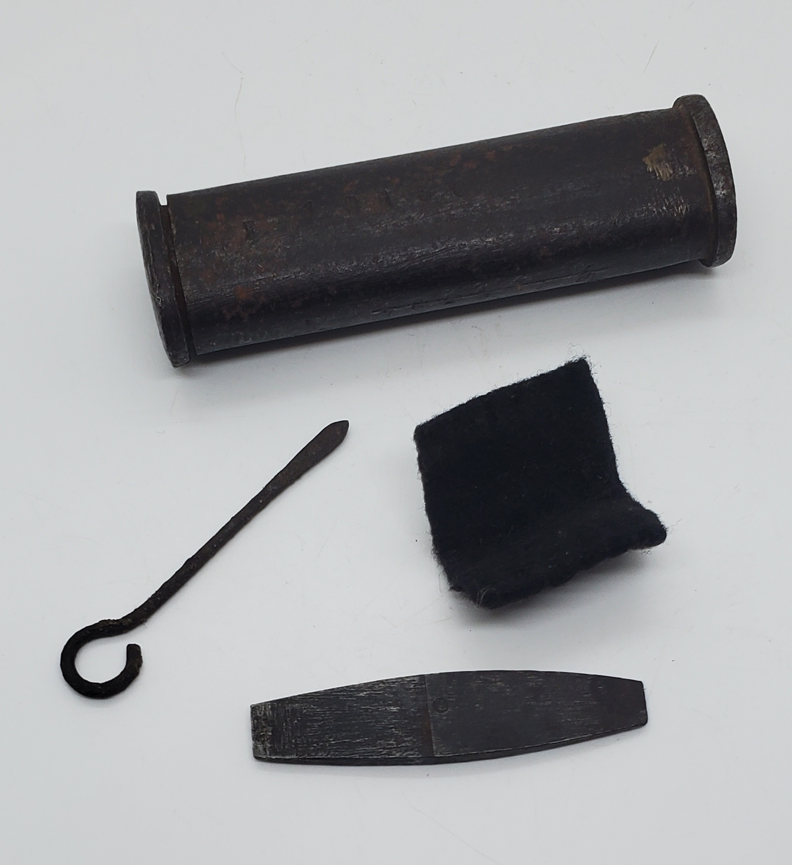 Militaria - nécessaire pour nettoyer les fusils ancien - Collection