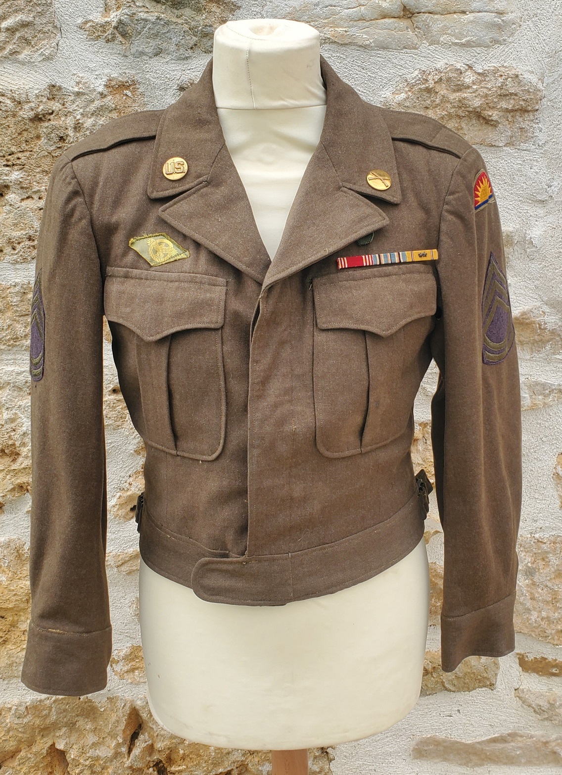 militaria : Blouson IKE US WW2 monté d'origine 41ème division d'infanterie