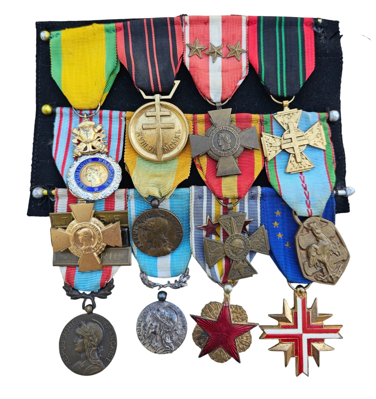 militaria : Canapé de 12 médailles FR WW2