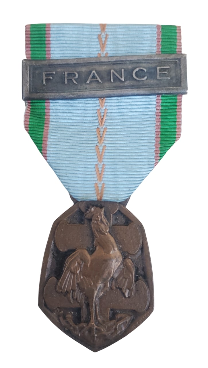 militaria : Médaille commémorative guerre 1939-1945 France FR WW2