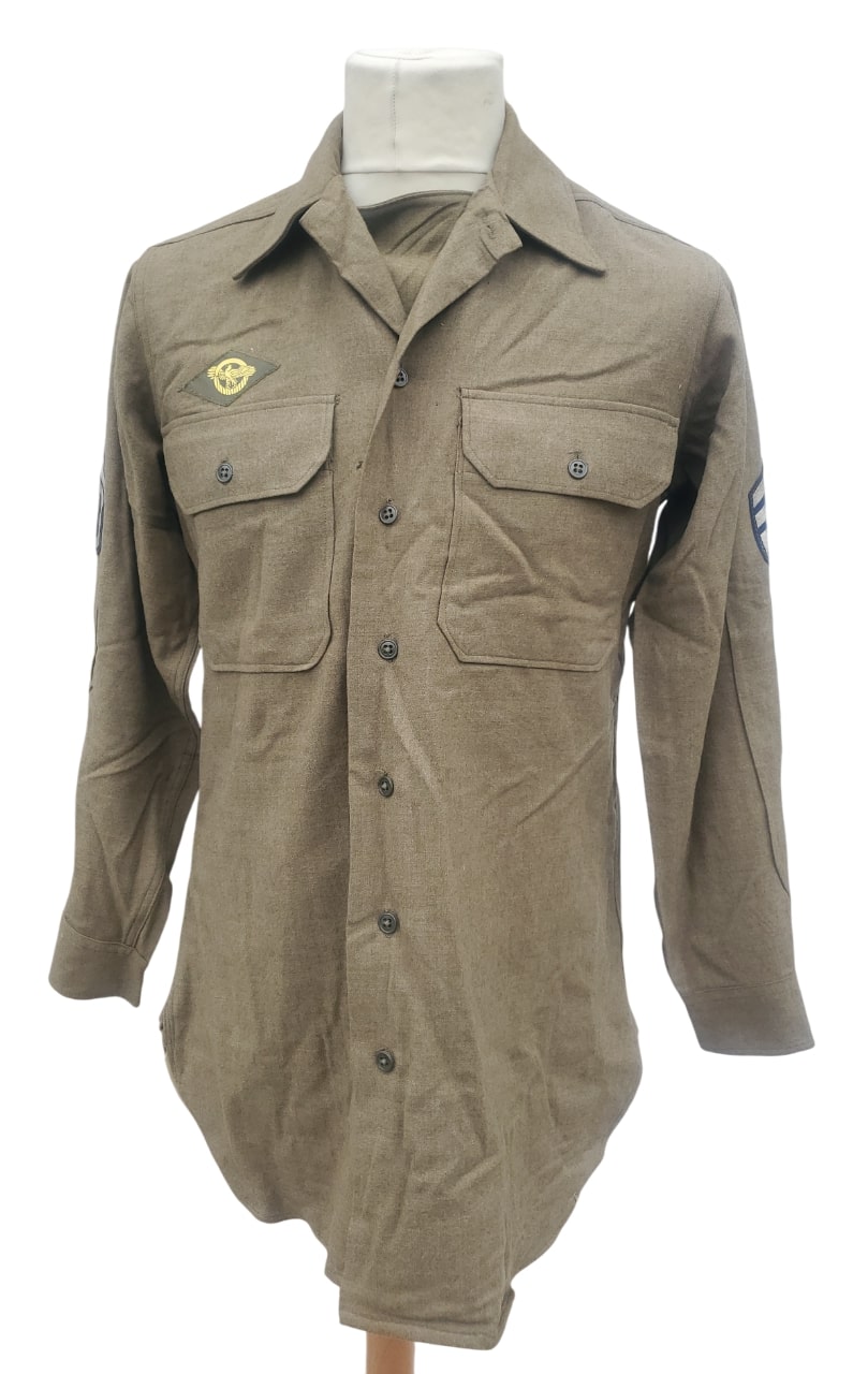 militaria : Chemise moutarde troupe  6ème  division d'infanterie US WW2