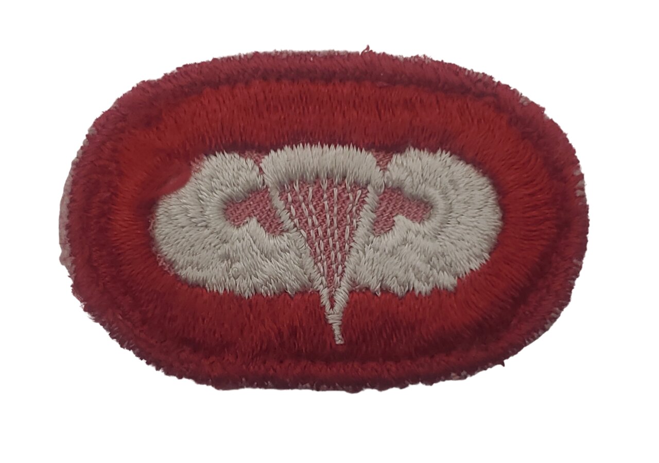 militaria : Ovale avec brevet 319ème artillerie airborne US WW2
